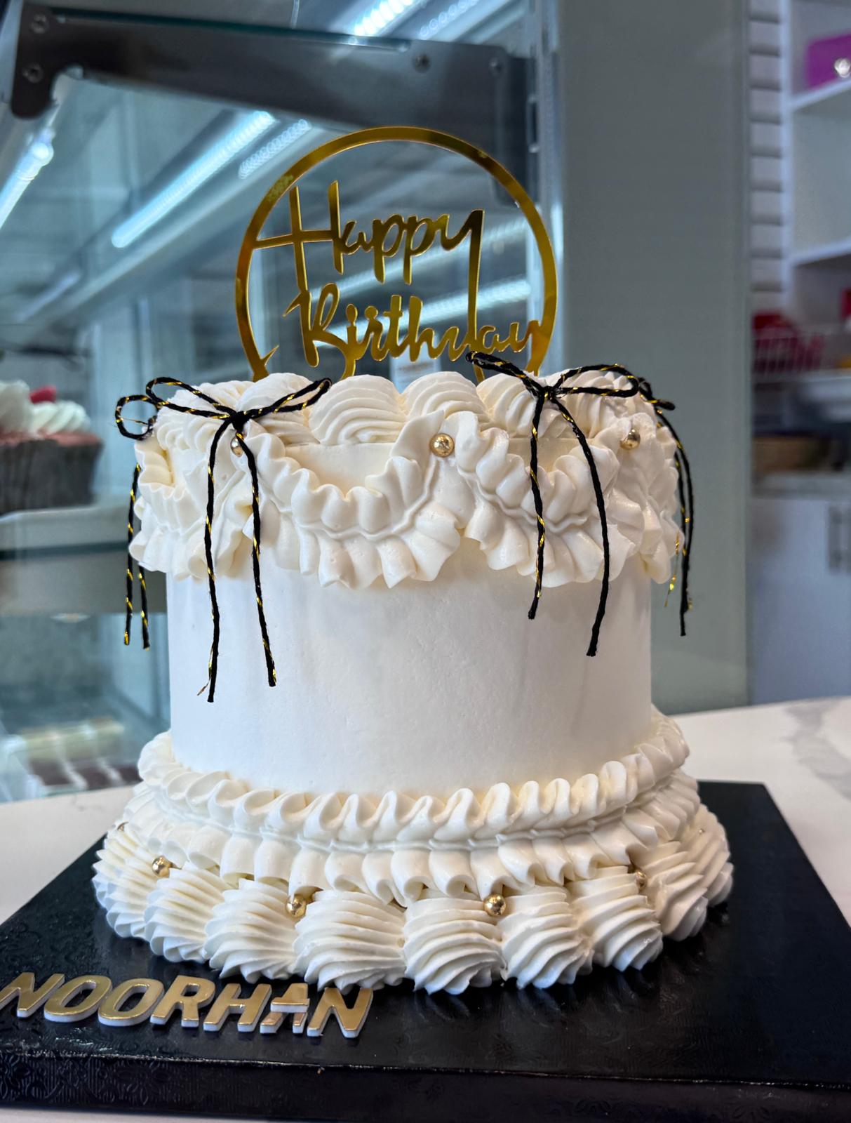 Vintage round cake 8
