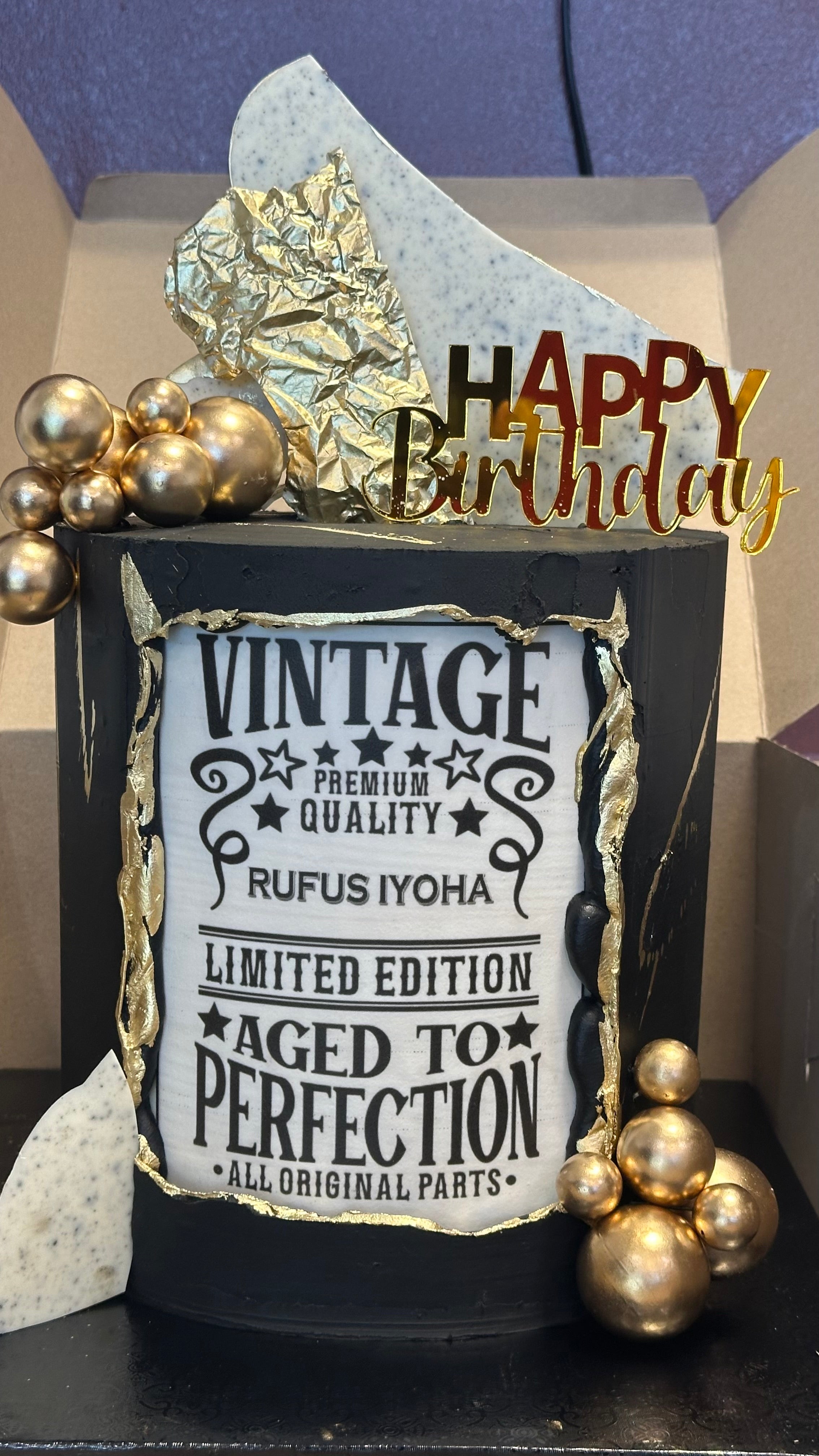 Faultline Vintage Cake