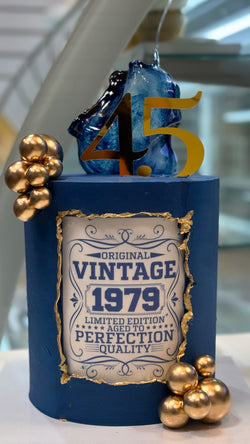Faultline Vintage Cake