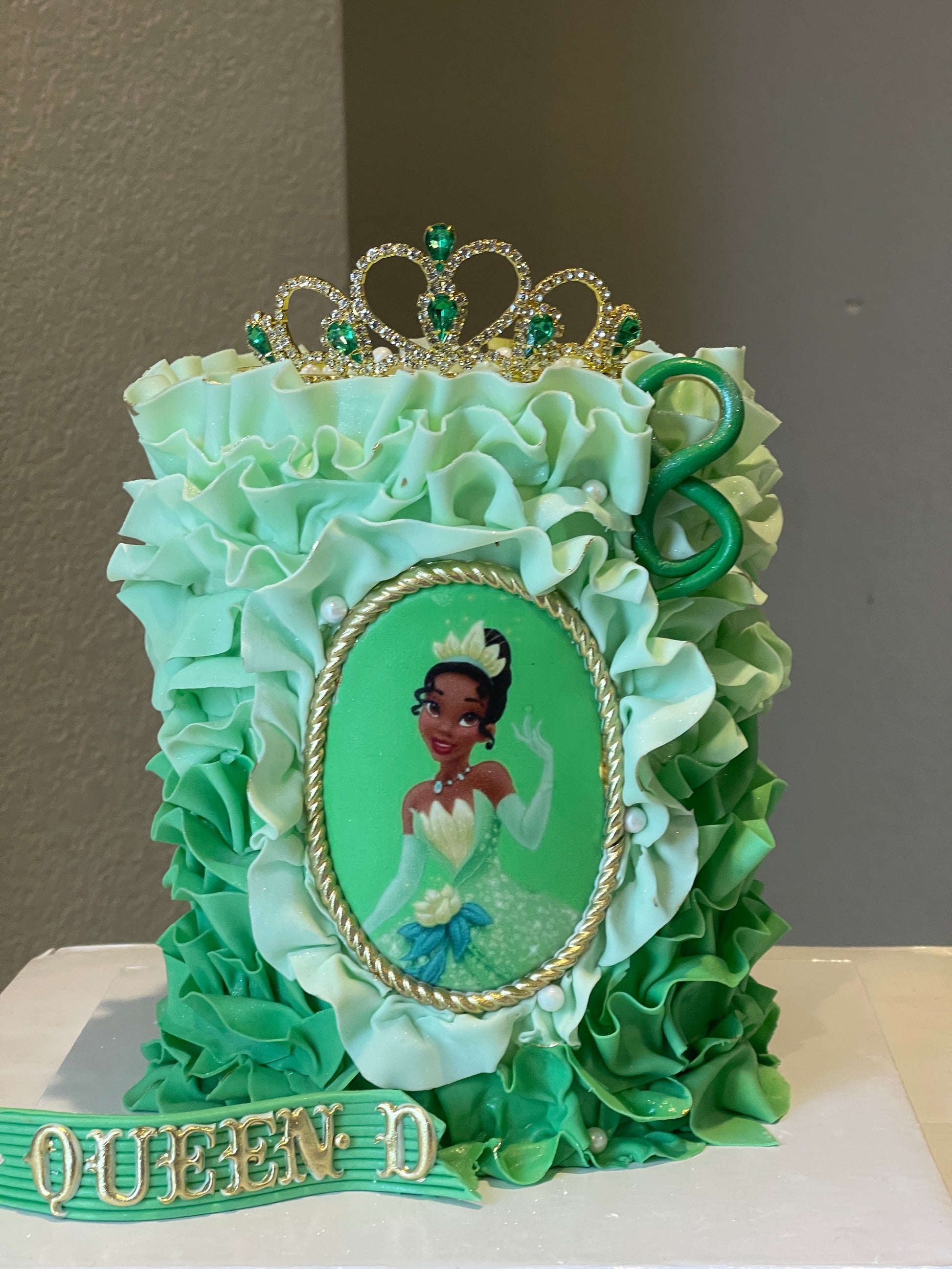 Ruffled princess cake