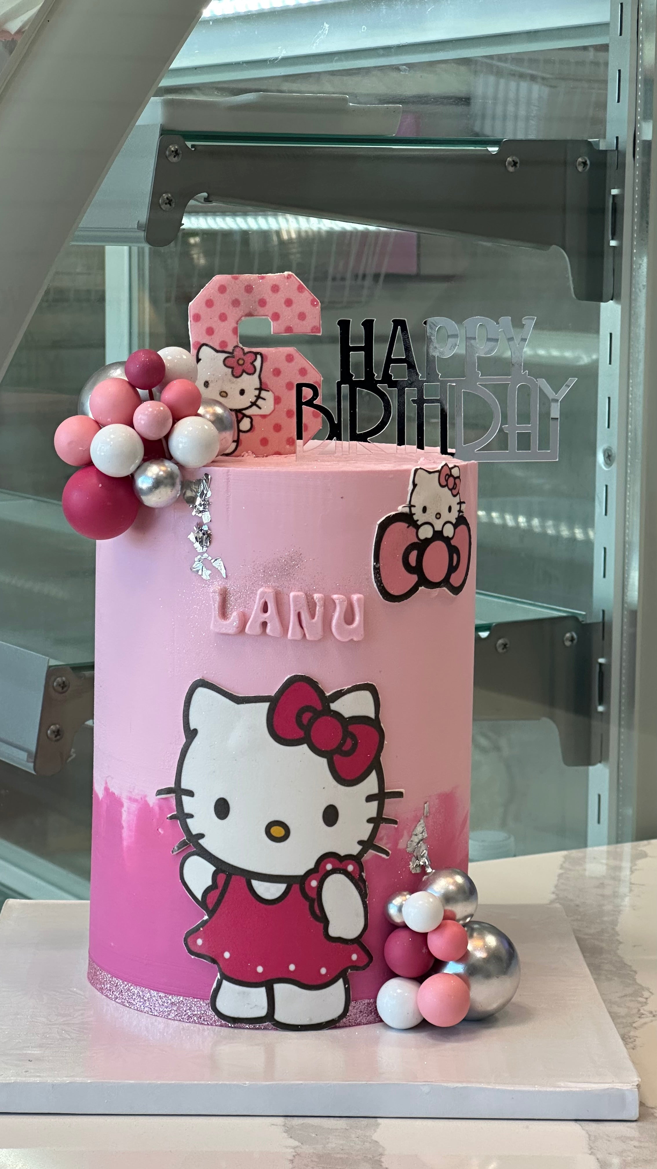 Hello Kitty Cake