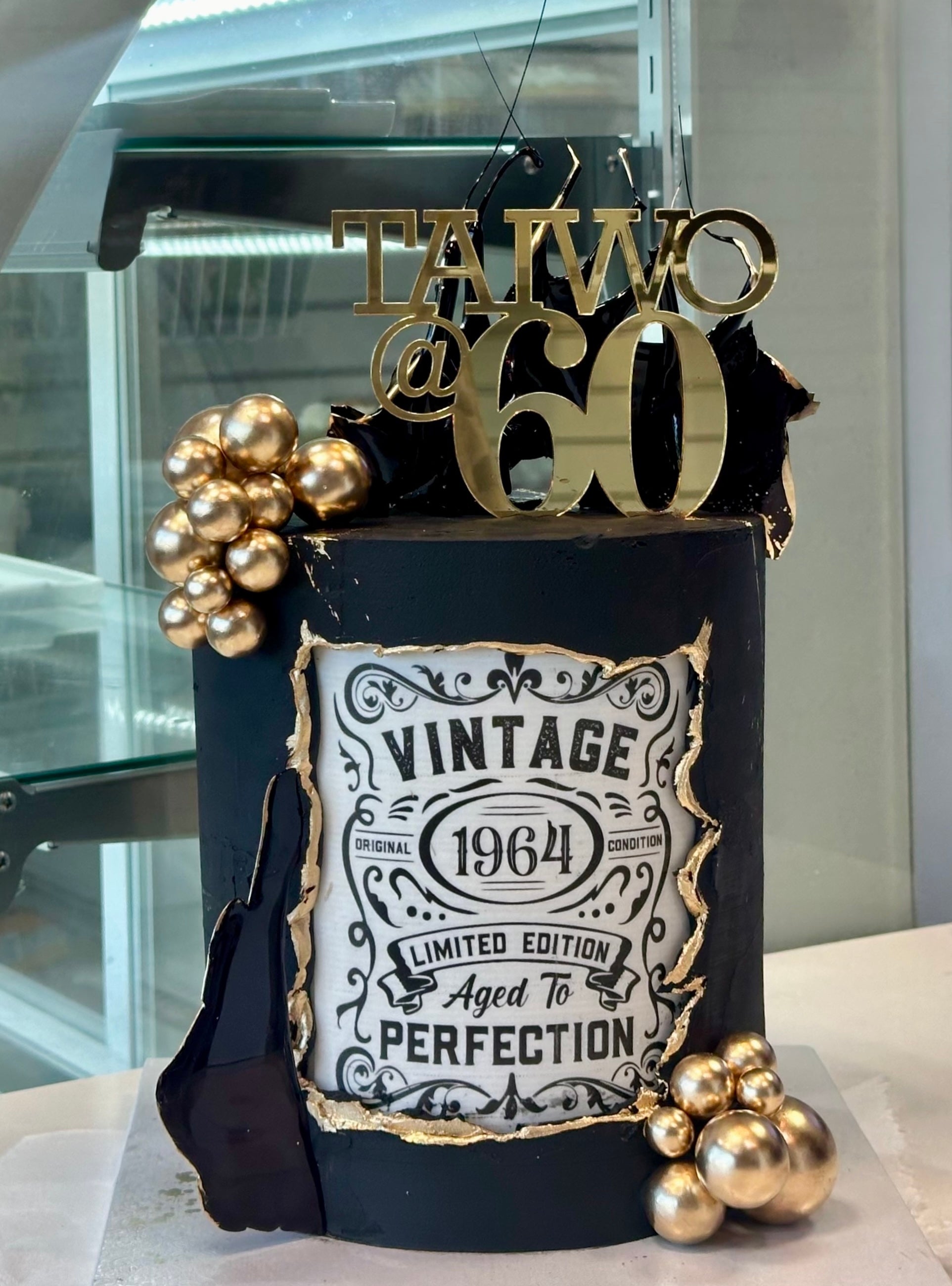 Faultline Vintage Cake