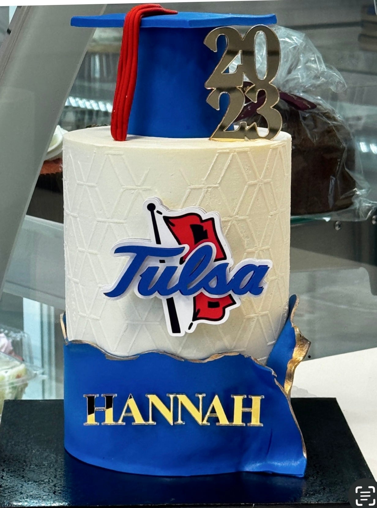 Stencilled Graduation cake