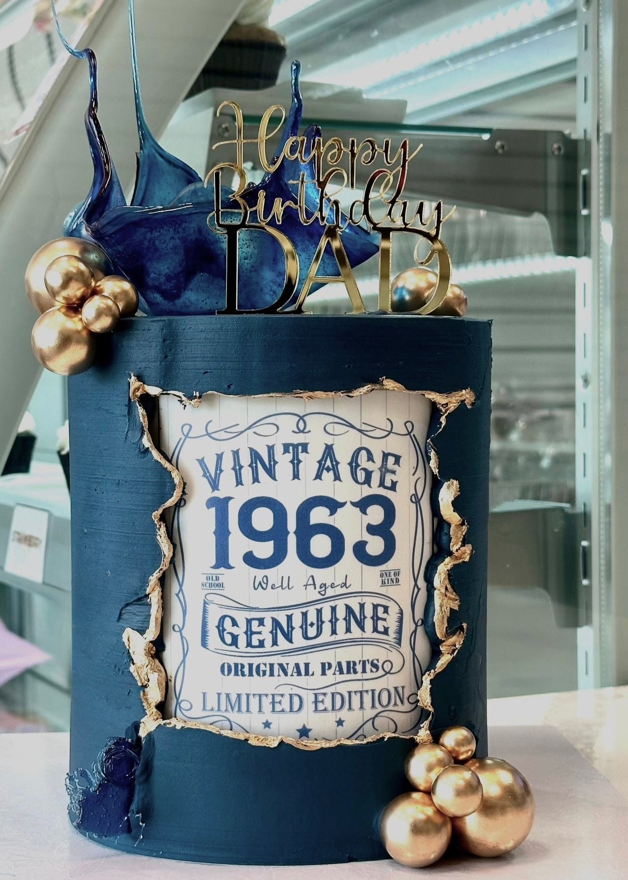 Faultline Vintage Cake